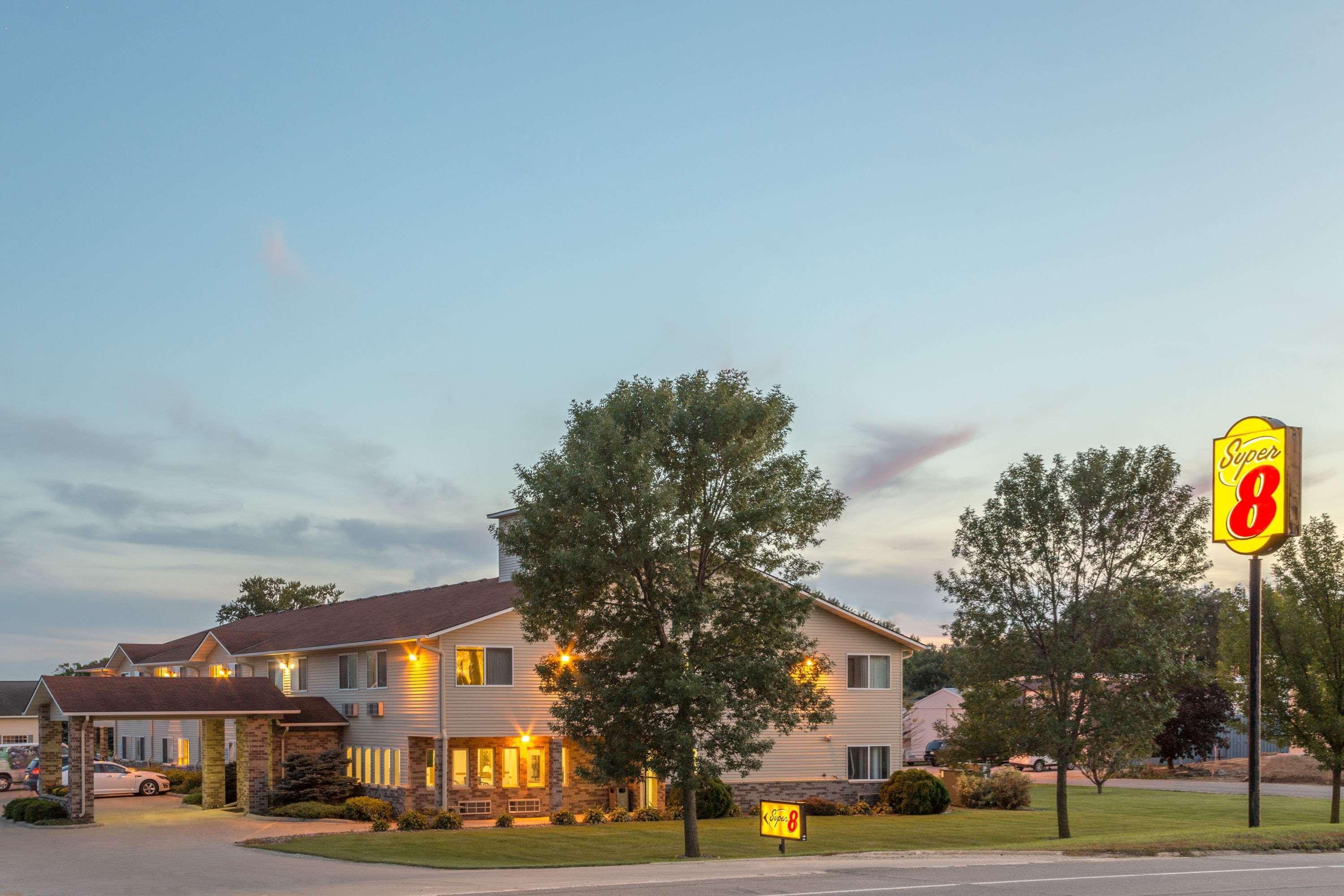 Hotel Super 8 By Wyndham Cresco Ia Esterno foto